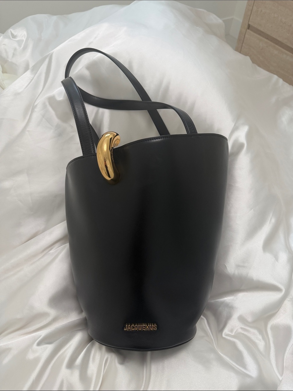 Jacquemus Le Bambola Moyen Leather Bucket Bag - Picture 3 of 6